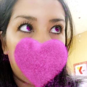 Meet your Posher, Cynthia